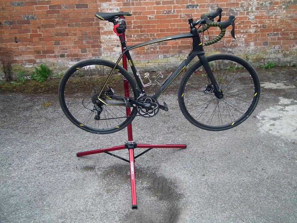 Road bike work store stand